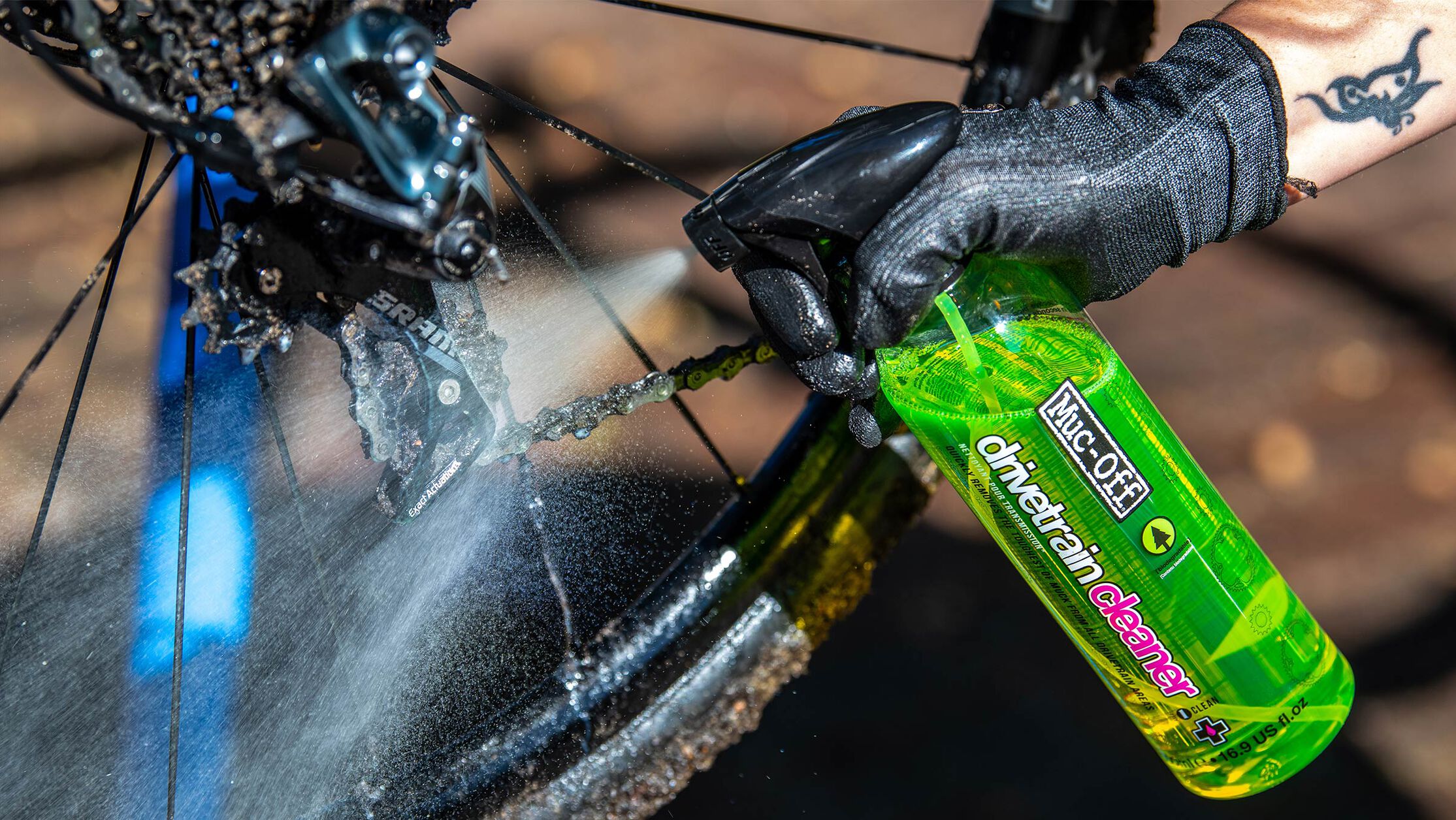 What do you need to clean a gravel bike | &copy; Muc-Off