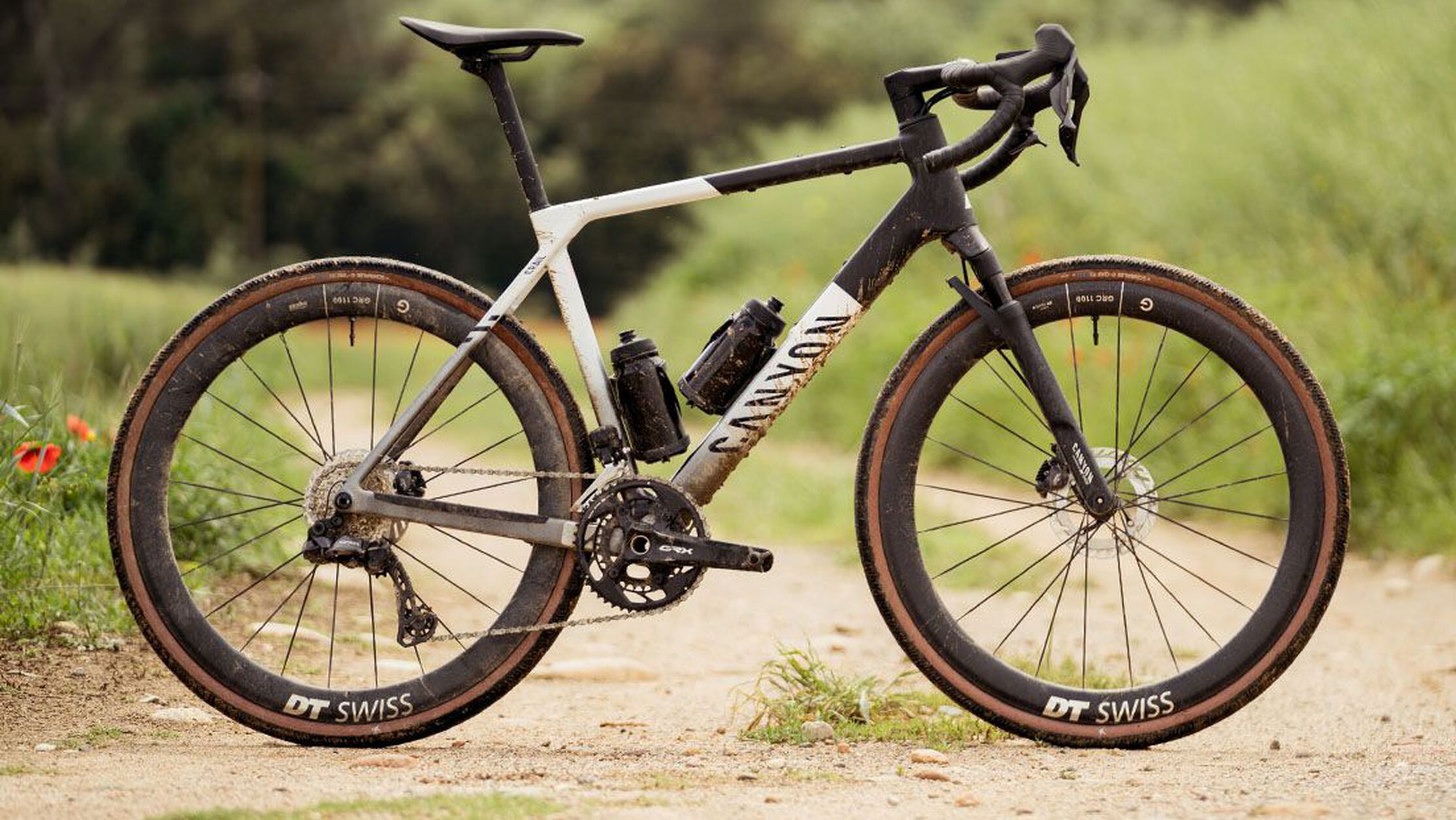 Gravel bike vs hardtail mountain bike: Understanding the differences - Canyon grail bike