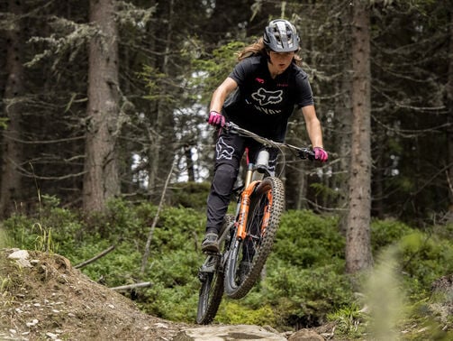 Enduro Mountain Bike Buyer’s Guide Enduro Mountain Bike Buyer’s Guide