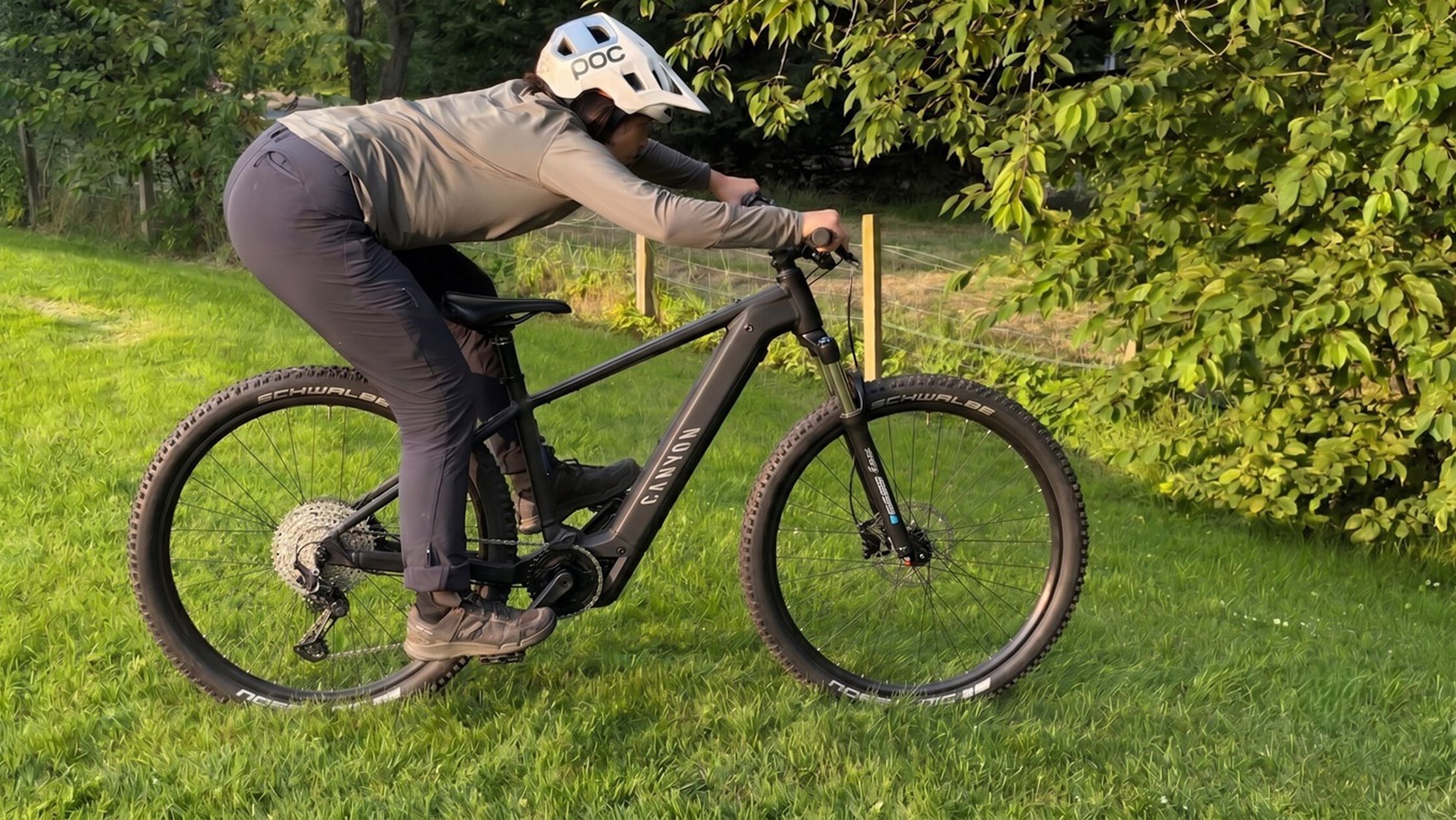 Okay, this is over-exaggerated but do you see how there is no weight on the front wheel? Avoid that. Stay centred. 