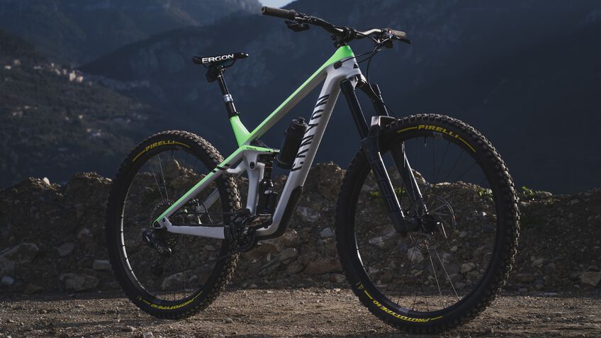 Canyon CLLCTV Dainese Enduro Team