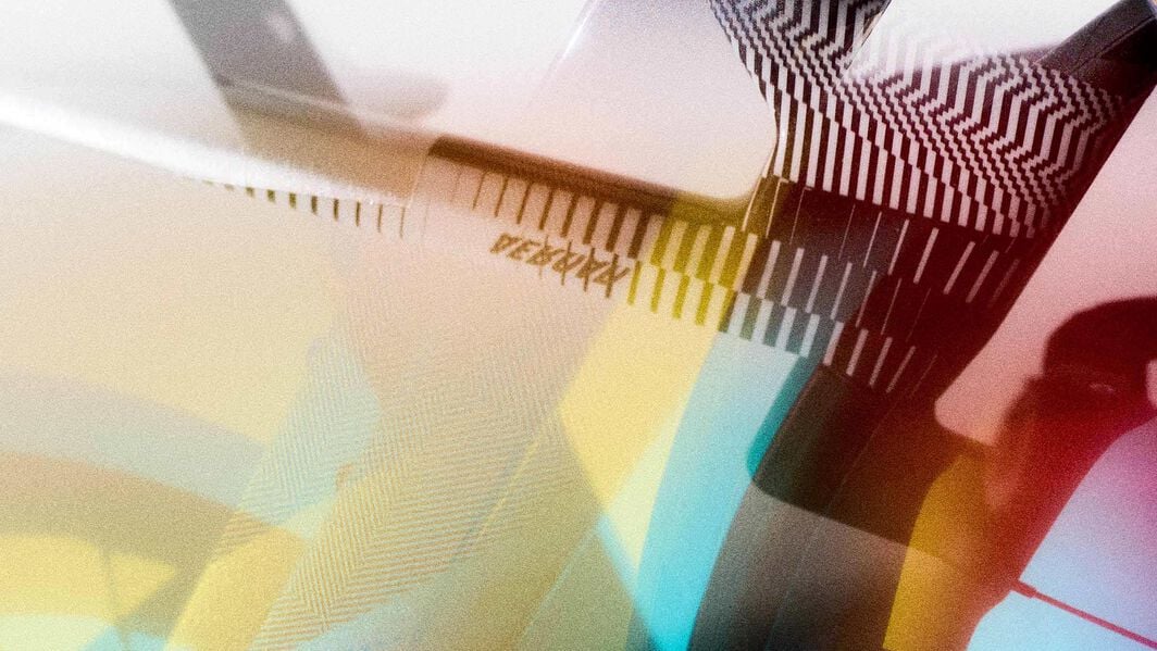 Graffiti artist turned digital revolutionary Felipe Pantone extended his art to MyCanyon for a striking custom bike in 2025. 