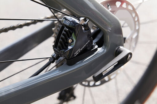 Brakes for road bikes: disc brakes or rim brakes? 