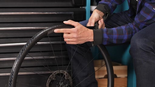Tubed vs. tubeless &ndash; Should I upgrade my bike tires? 