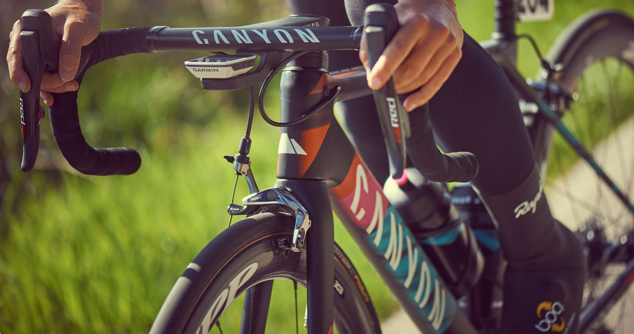 Road bike with disc brakes or rim brakes?