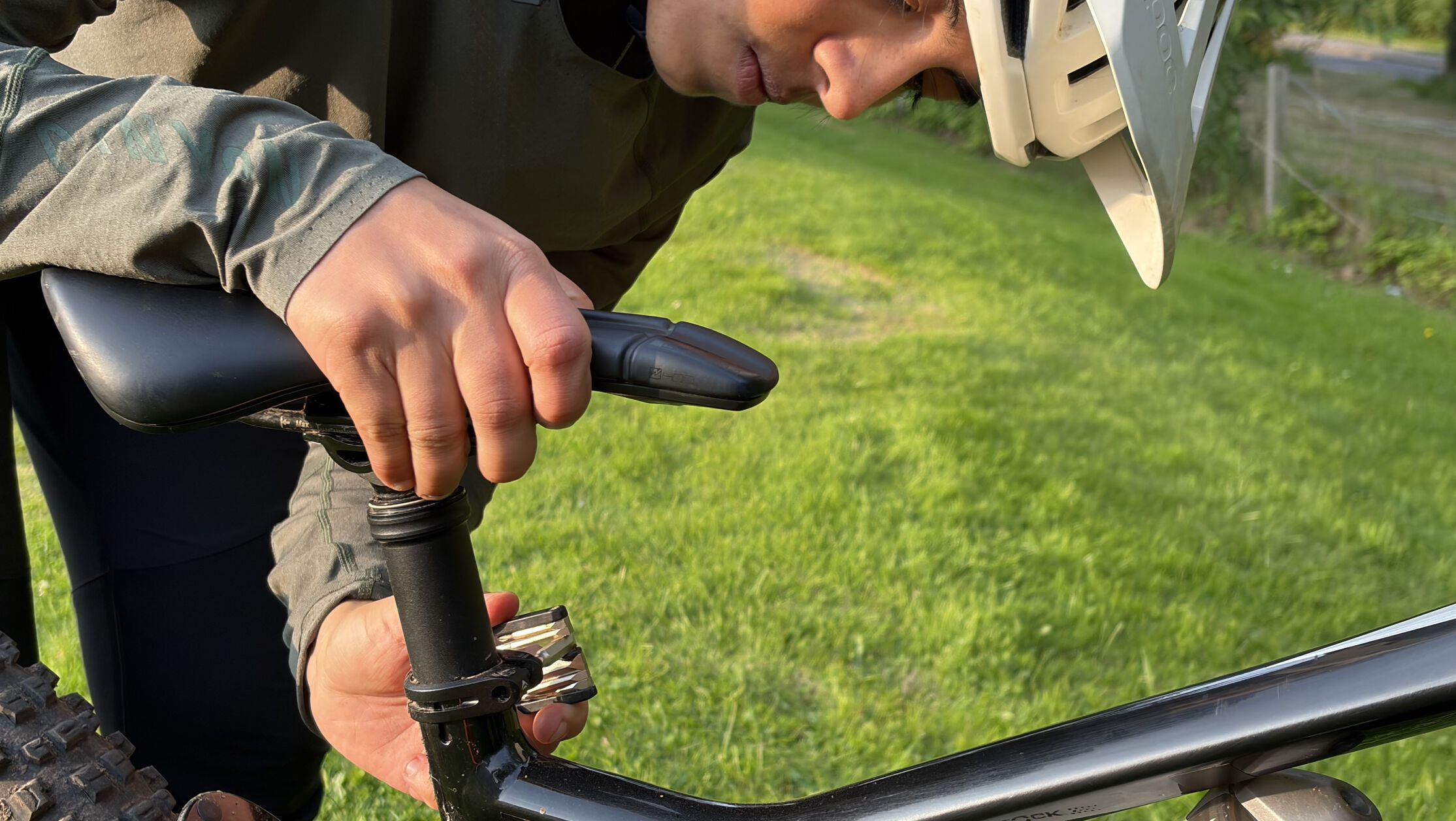 When adjusting your dropper seatpost, you&rsquo;ll have to be careful not to accidentally disconnect the dropper-post cables inside the seatpost that connect to the lever in the front.  