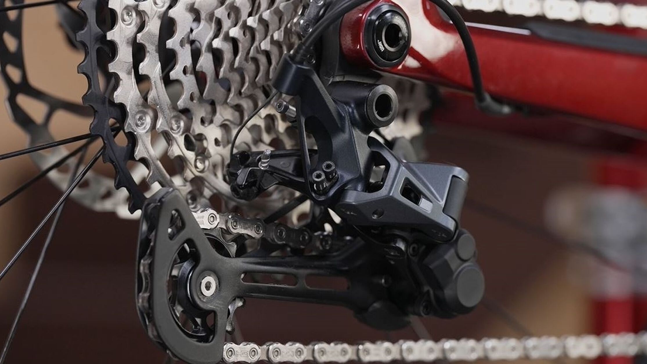 Advantages and disadvantages of a mechanical shifting system