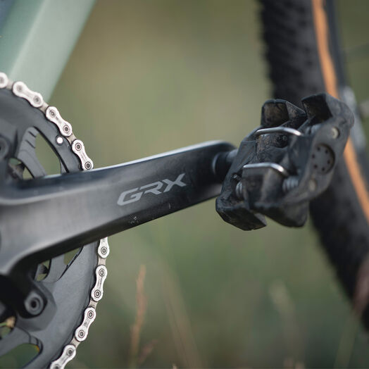 Gravel pedals