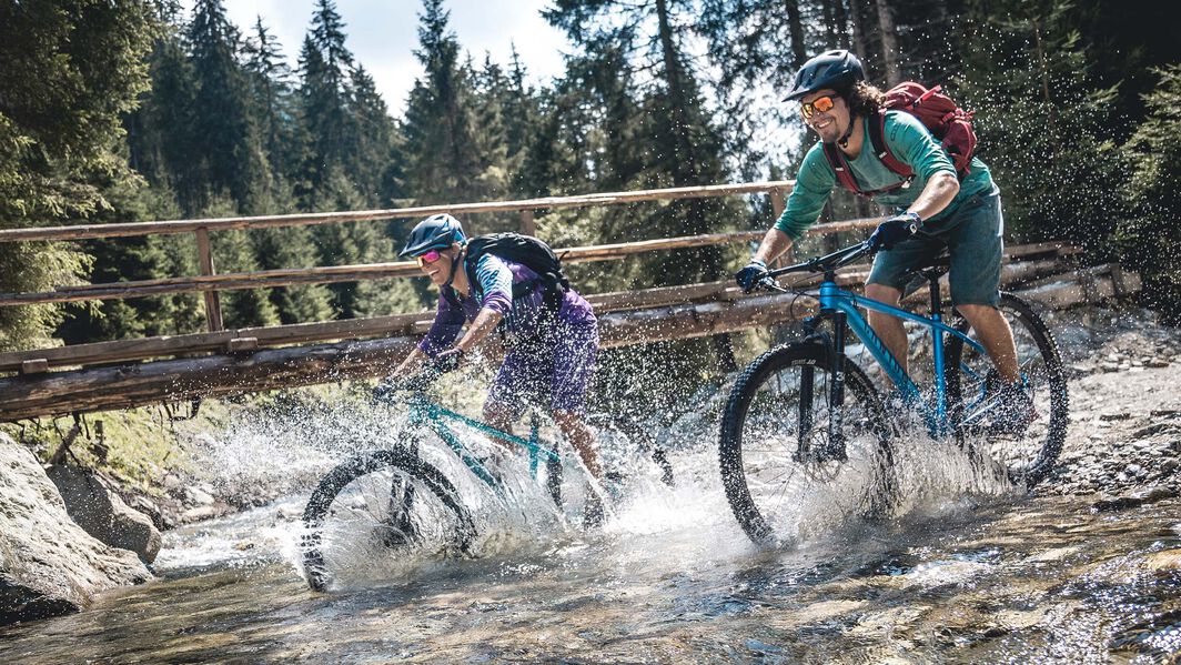 Exploring the outdoors with the Grand Canyon – discover how to choose a trail mountain bike that fits your adventure, terrain, and riding style.