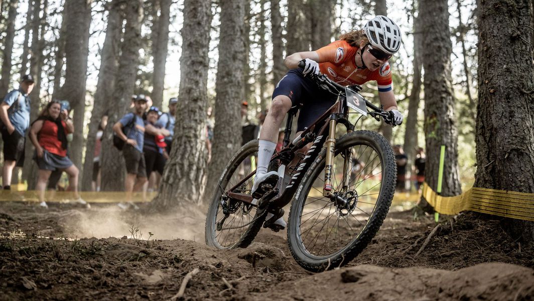 Puck Pieterse racing for Canyon
