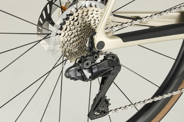 Endurace CF SLX 8 Di2 Endurace CF SLX 8 Di2