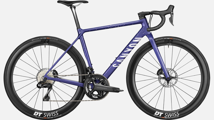 Ultimate CF SL 8 WMN Aero Ultimate CF SL 8 WMN Aero