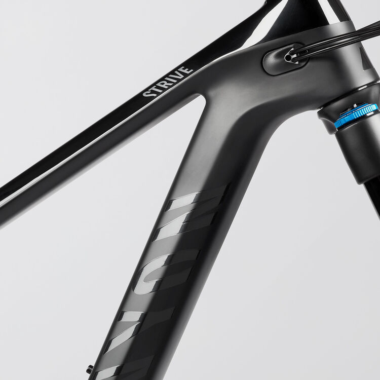 Strive CF 8 Strive CF 8