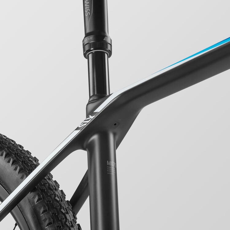 Exceed CF SLX 8 Exceed CF SLX 8