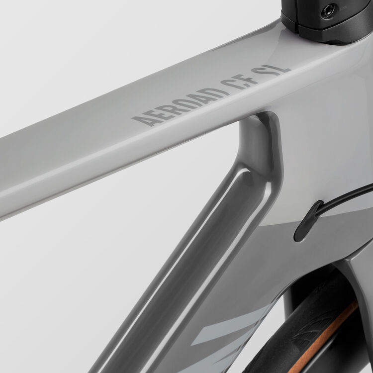 Aeroad CF SL 8 Disc Aeroad CF SL 8 Disc