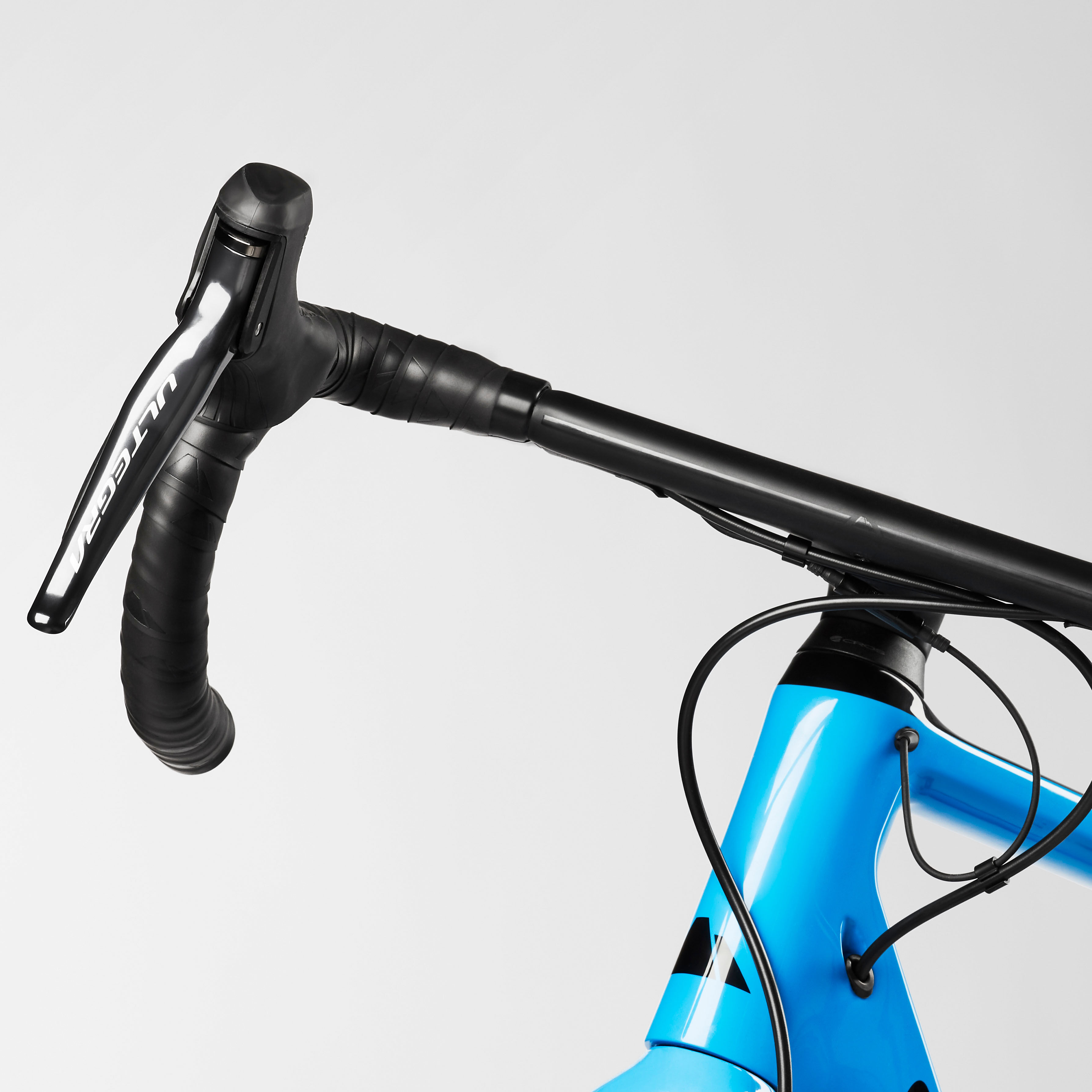 Ultimate CF SL 8 Disc Aero