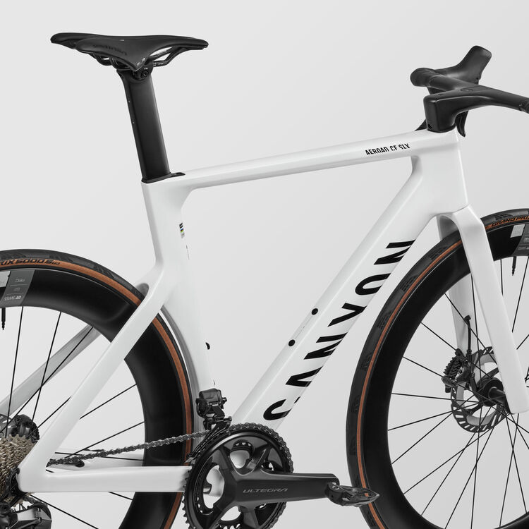 Aeroad CF SLX 8 Di2 Speed Aeroad CF SLX 8 Di2 Speed