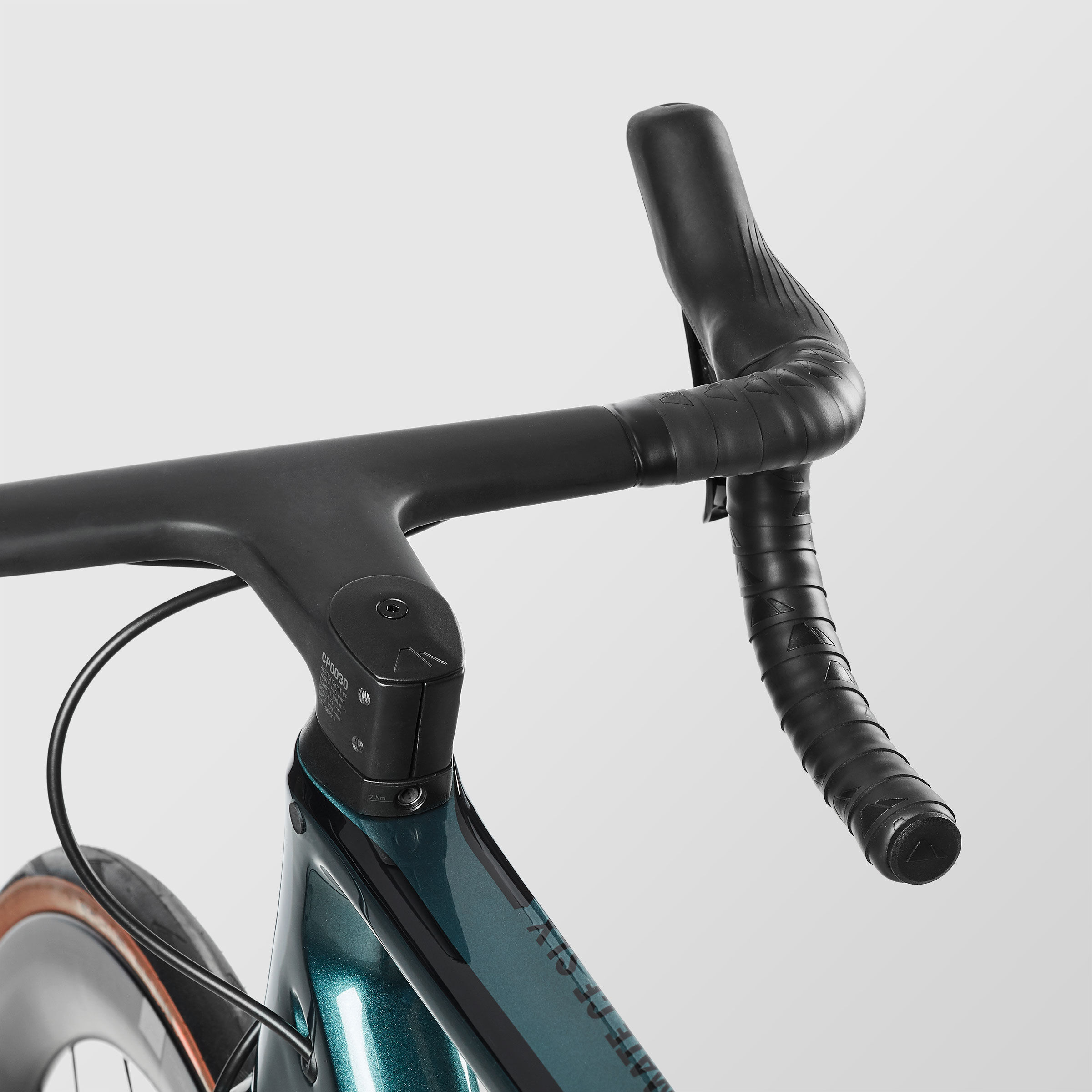 Ultimate CF SLX 9 Disc Di2