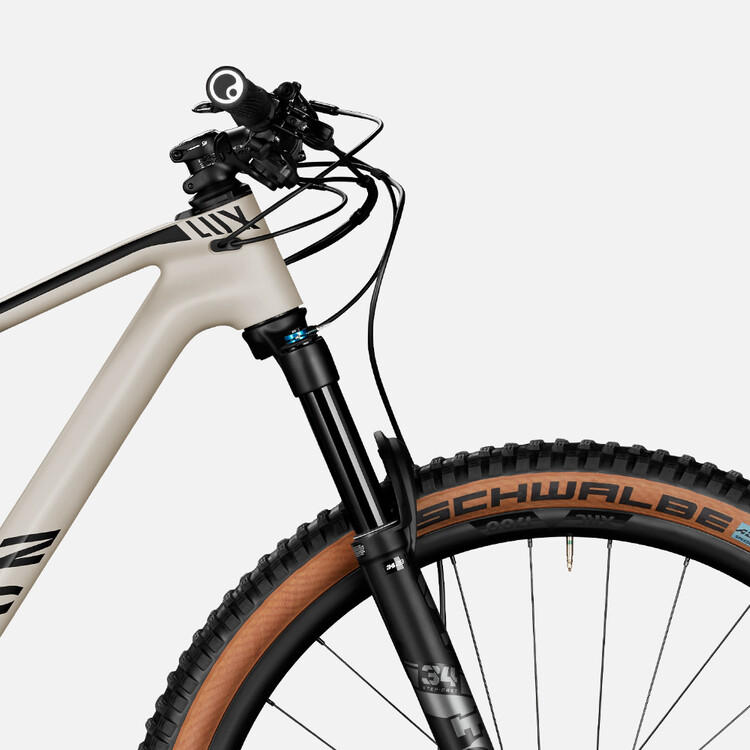 Lux Trail CF 7 Lux Trail CF 7