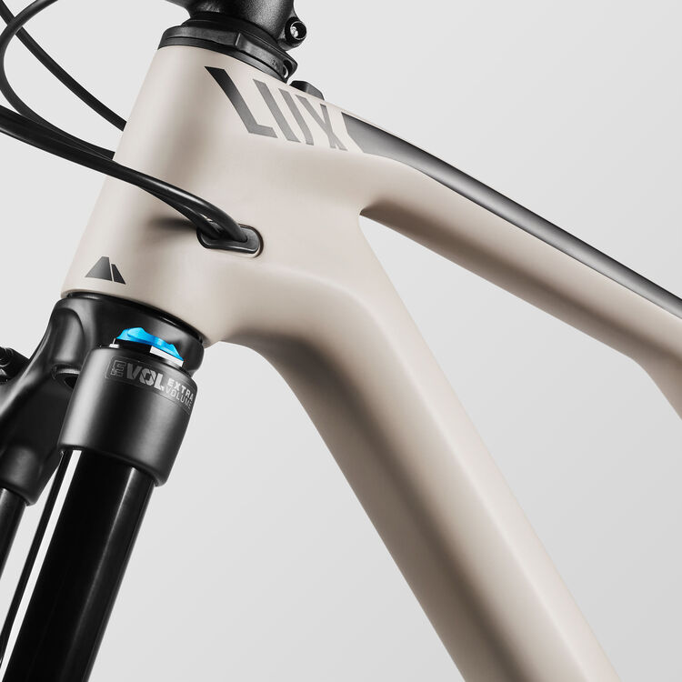 Lux Trail CF 6 Lux Trail CF 6