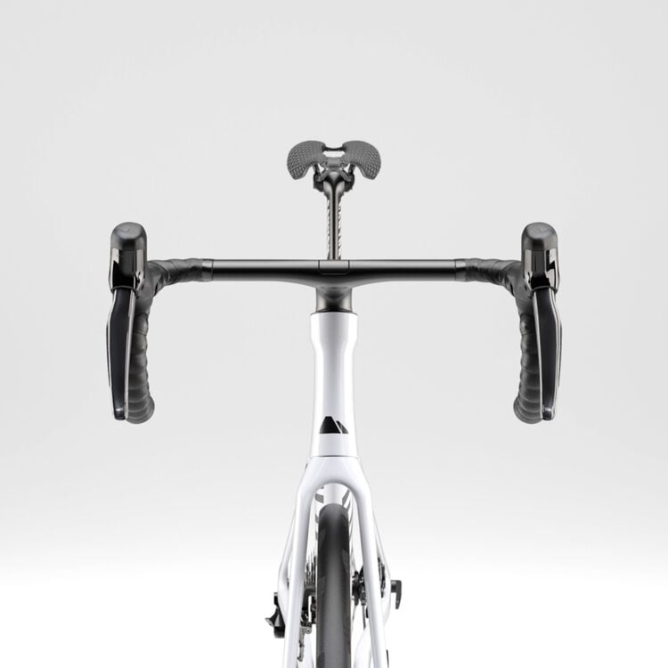 Aeroad CF SLX 8 Di2 Speed Aeroad CF SLX 8 Di2 Speed