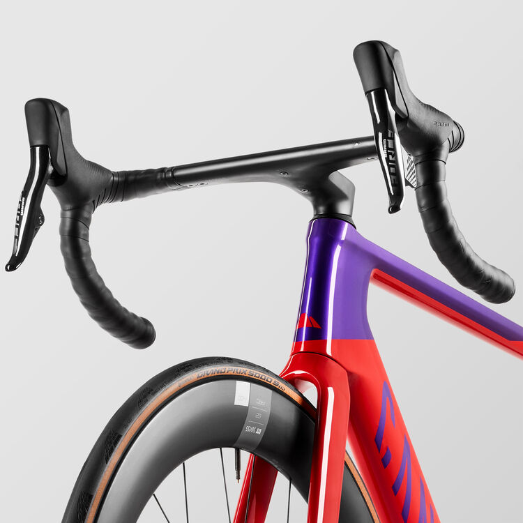 Aeroad CF SLX 8 Disc eTap Aeroad CF SLX 8 Disc eTap