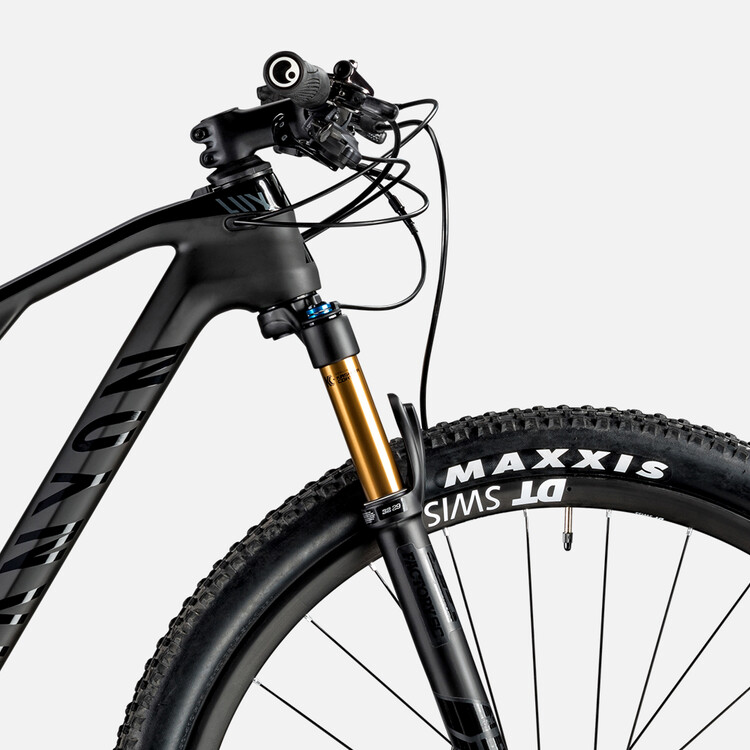 Lux CF SLX 9.0 Race Team Lux CF SLX 9.0 Race Team