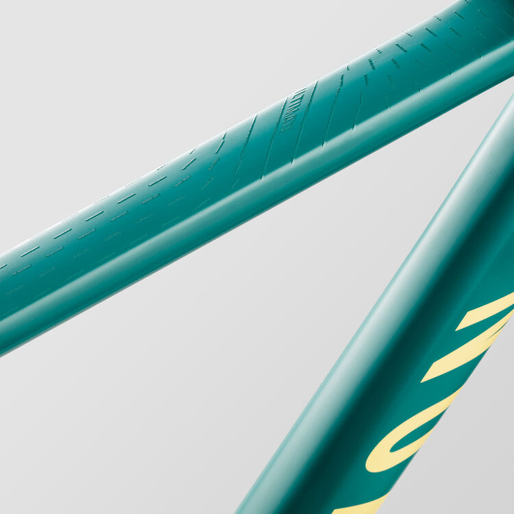 Ultimate CF SL 8 WMN W100 Ultimate CF SL 8 WMN W100