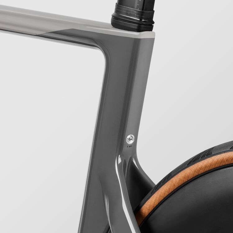 Aeroad CF SL 8 Disc Aeroad CF SL 8 Disc