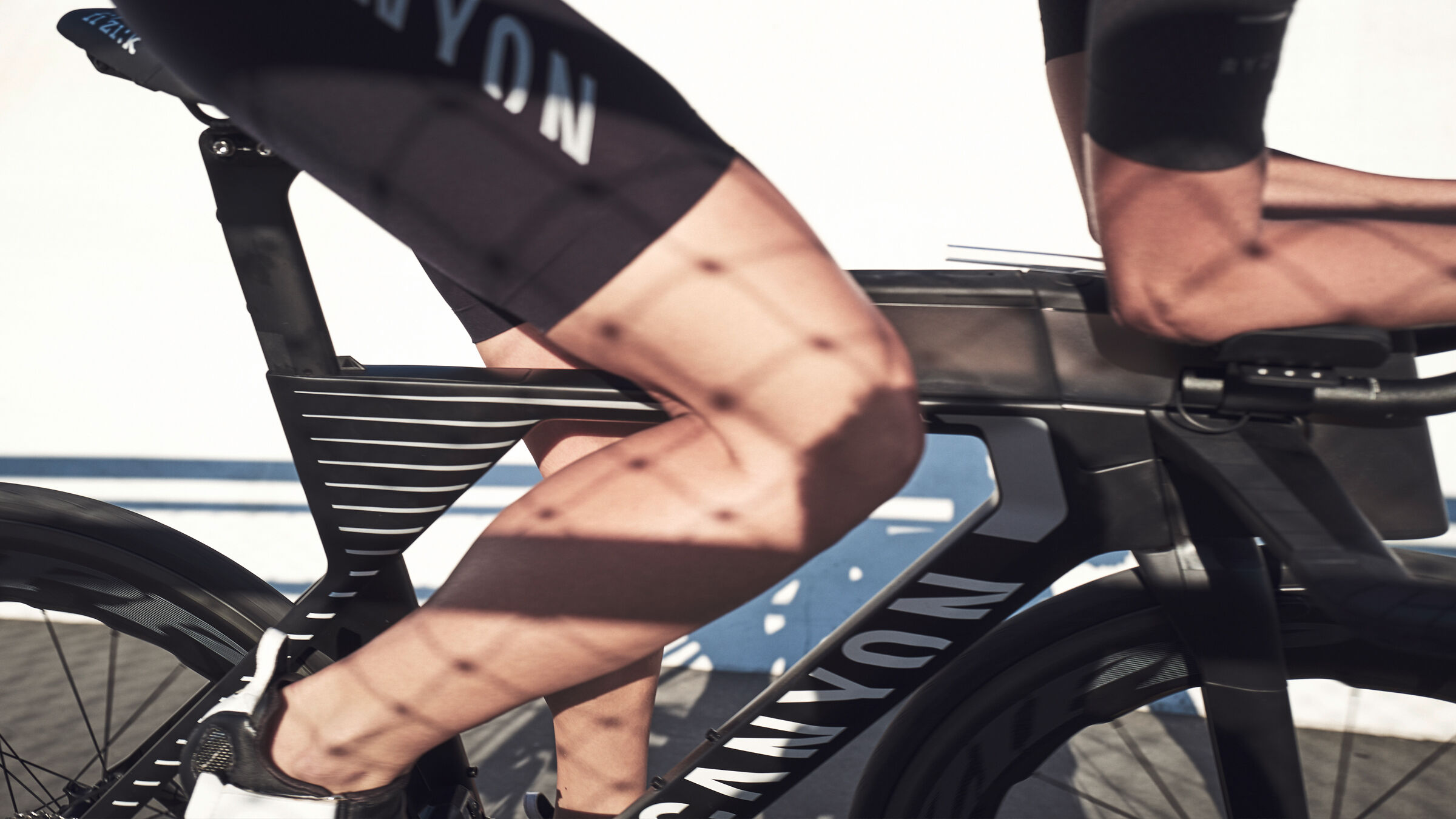 Ryzon X Canyon Myth Race Suit