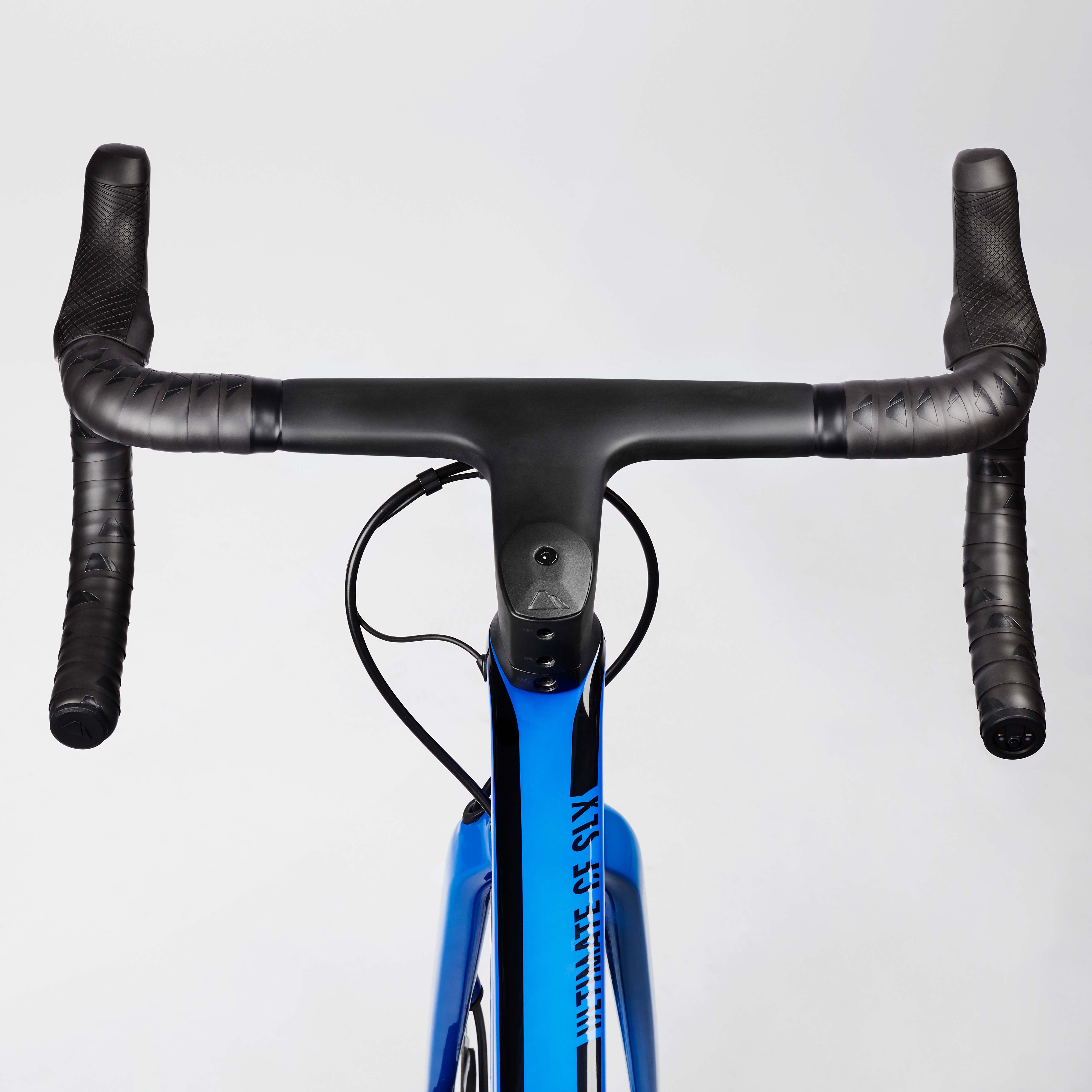 Ultimate CF SLX 9 Disc Di2