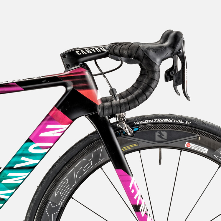 Ultimate WMN CF SLX 9.0 Team CSR Ultimate WMN CF SLX 9.0 Team CSR