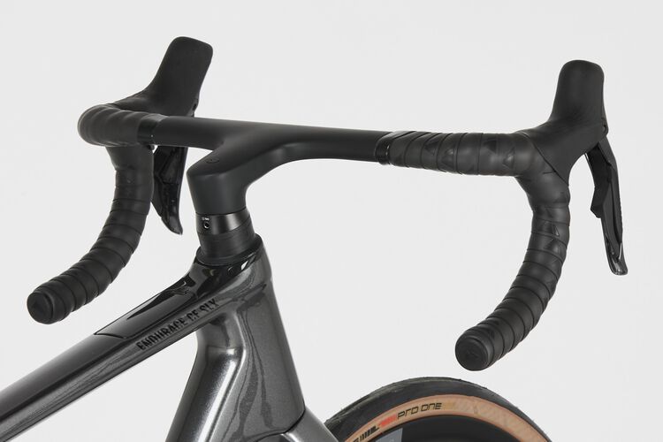 Endurace CF SLX 8 Di2 Endurace CF SLX 8 Di2