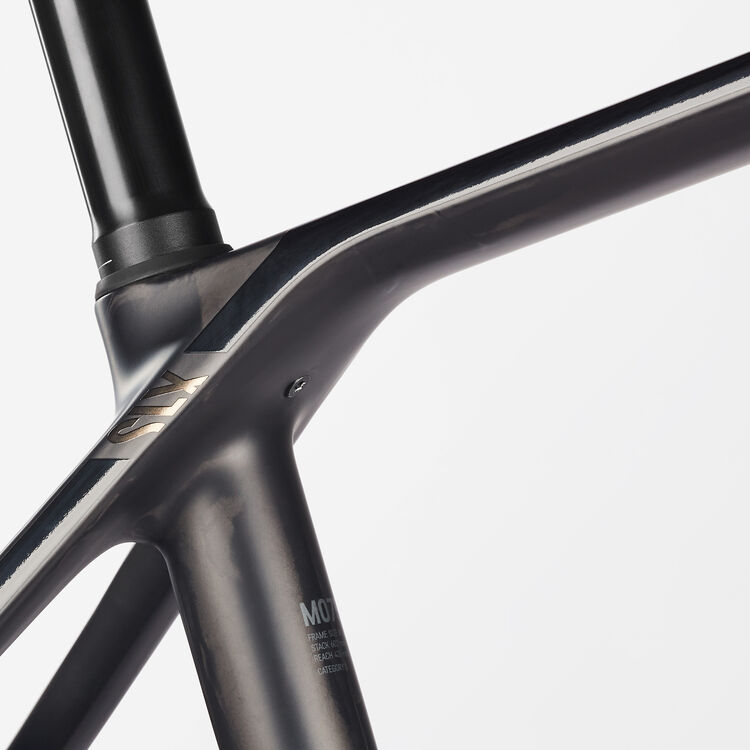 Exceed CF SLX 8 Exceed CF SLX 8