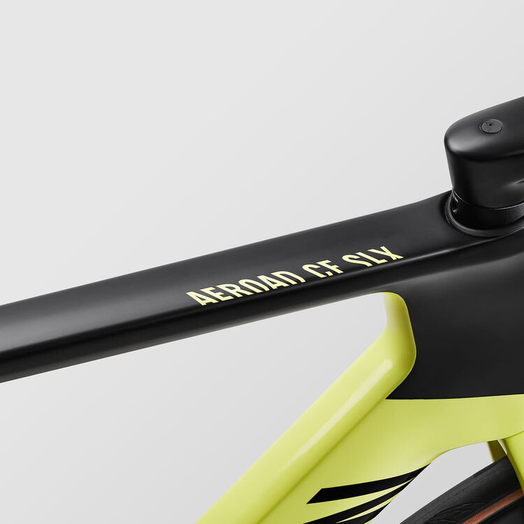 Aeroad CF SLX 8 Di2 Aeroad CF SLX 8 Di2