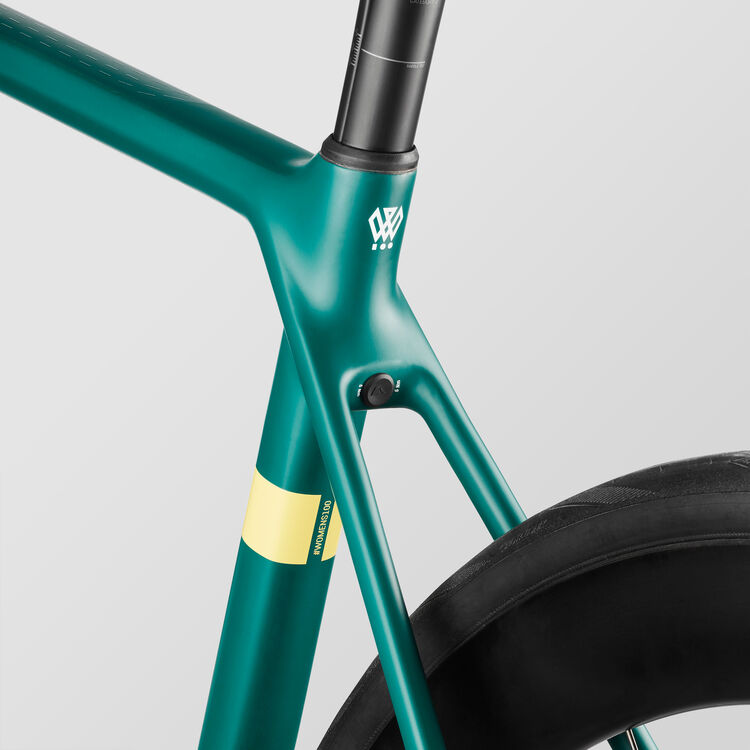 Ultimate CF SL 8 WMN W100 Ultimate CF SL 8 WMN W100