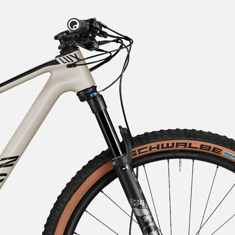 Lux Trail CF 7 Lux Trail CF 7