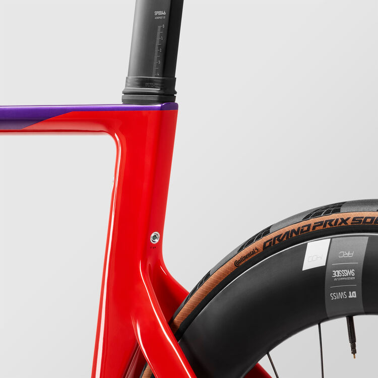 Aeroad CF SLX 8 Disc eTap Aeroad CF SLX 8 Disc eTap