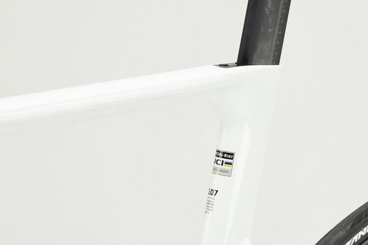 Aeroad CF SLX 8 Di2 Aeroad CF SLX 8 Di2