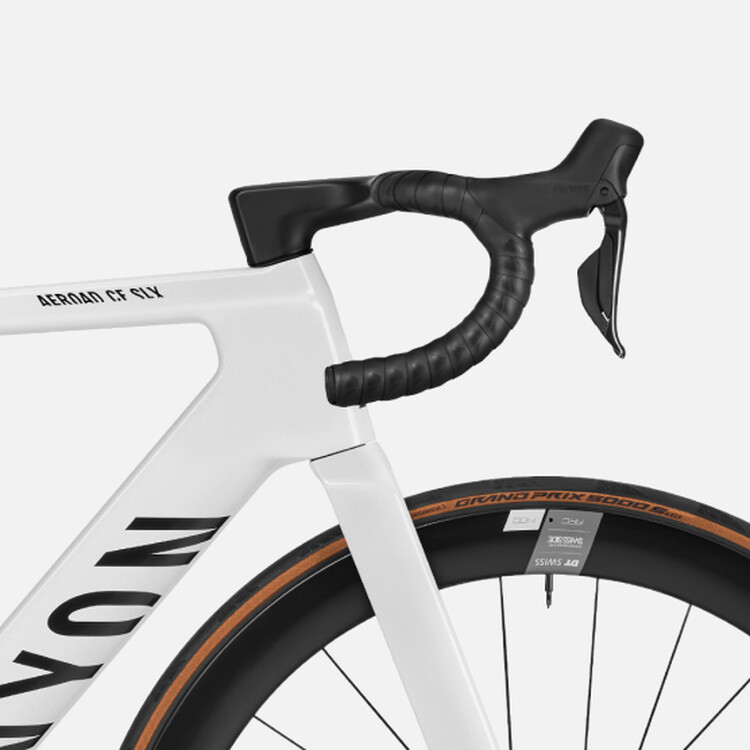 Aeroad CF SLX 8 Di2 Aeroad CF SLX 8 Di2