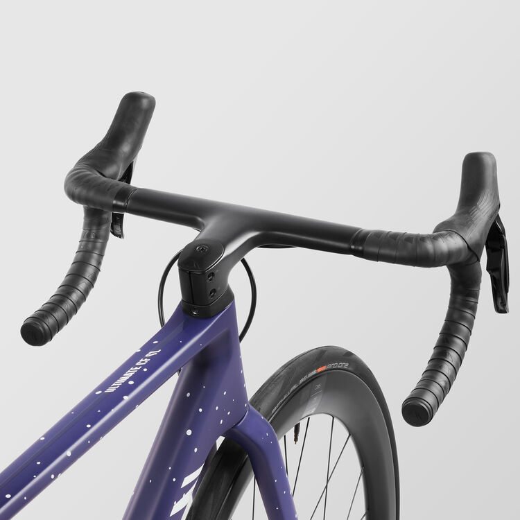 Ultimate CF SL 8 WMN Aero Ultimate CF SL 8 WMN Aero