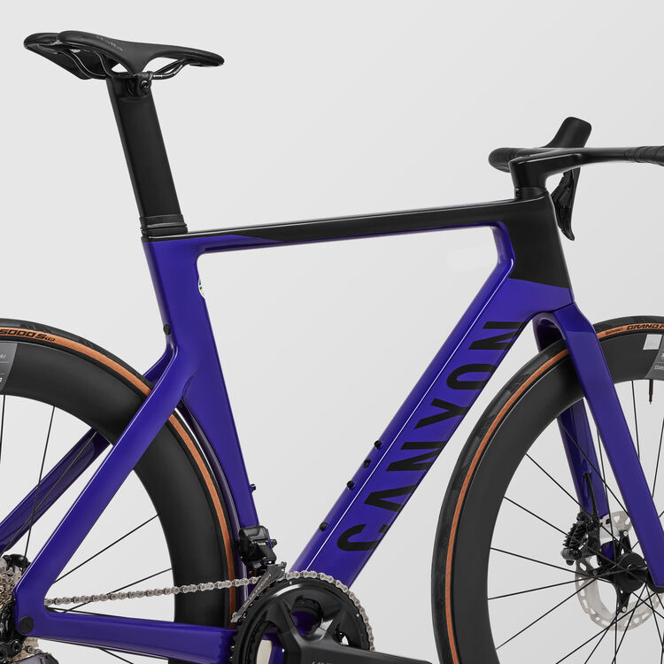 Aeroad CF SLX 8 Disc Di2 Aeroad CF SLX 8 Disc Di2